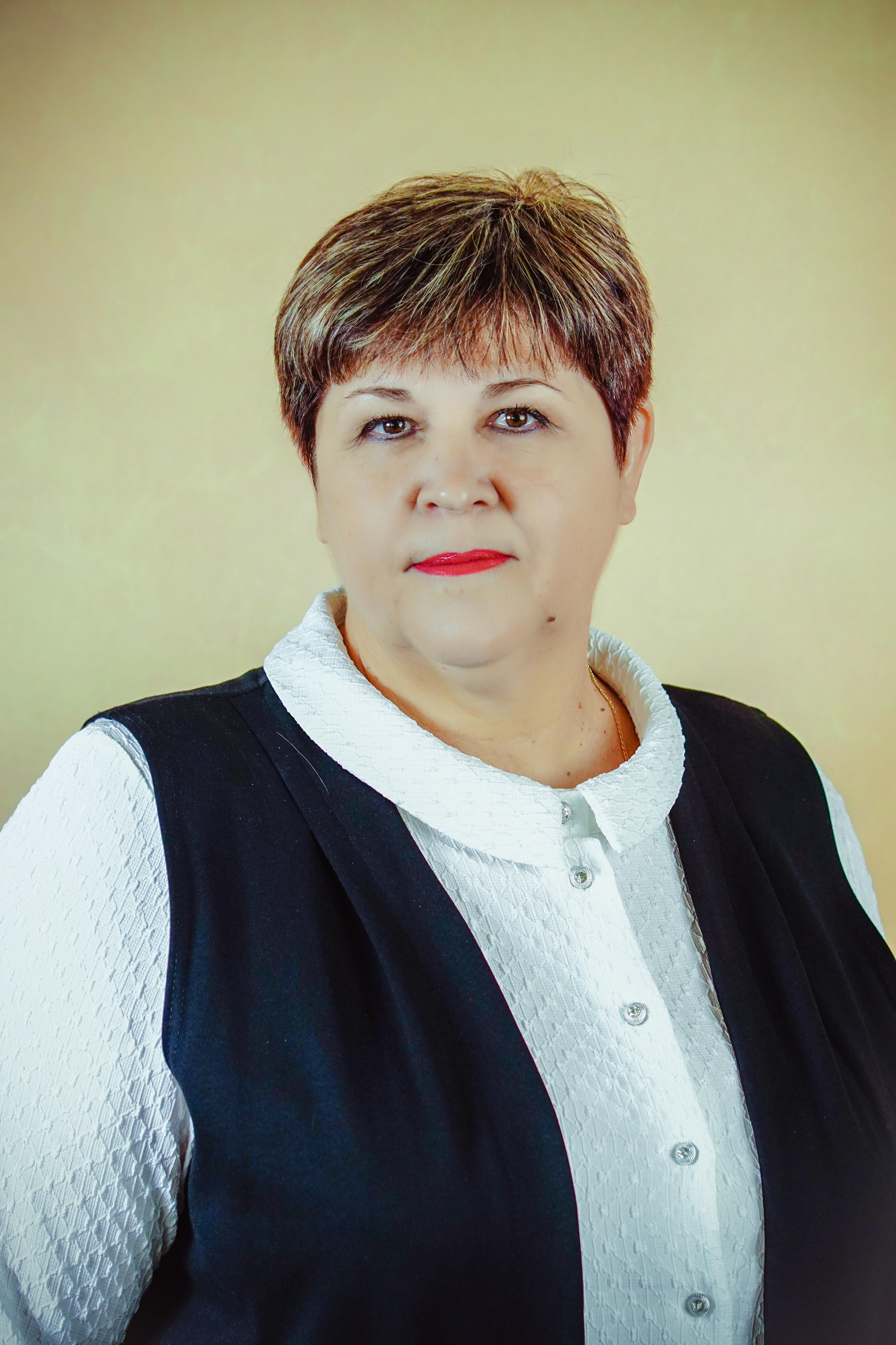 Сюрина Валентина Николаевна.